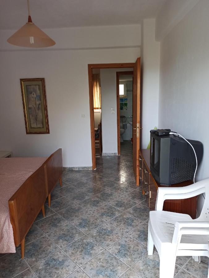 Anastasia - Efthimios Apartments Agios Konstantinos  Exterior photo